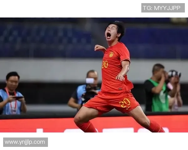 祖籍中国的足球明星们如何在国际舞台上闪耀光芒与成就辉煌职业生涯